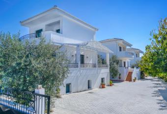 Scandia Villas has Balcony rooms