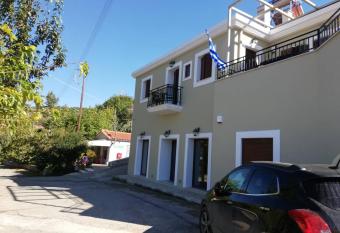 Giota s has Balcony rooms