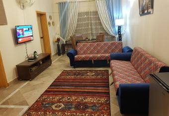 Entire Apartment 2bed Condo at Burban Oakwood has Balcony rooms