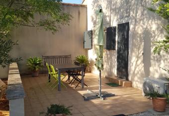 Appartement 2 pers avec acc  s piscine has Balcony rooms