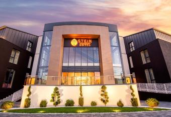 Hotel Stein Collection allows 18 year olds to book a room