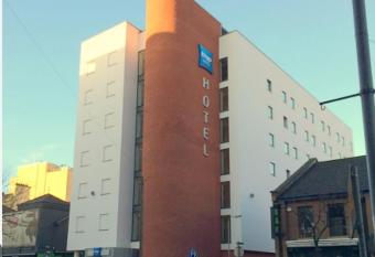 ETAP Hotel Belfast allows 18 year olds to book a room