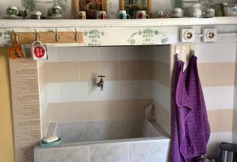 Eco guest house La Vita e Bella Tryavna has Balcony rooms