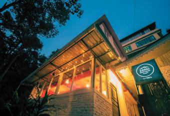 Zemu Gangtok has Smoking rooms