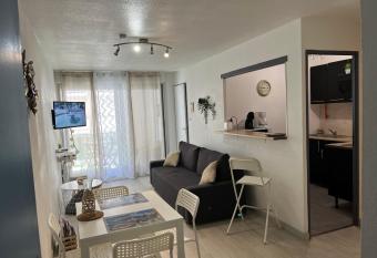 La galinette s  toise allows 18 year olds to book a room