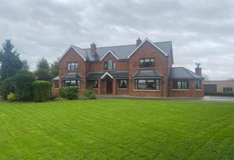 Gallagh Guest House self catering h18r252 Eircode allows 18 year olds to book a room