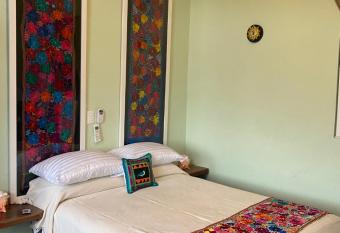 Apartamento 2 allows 18 year olds to book a room