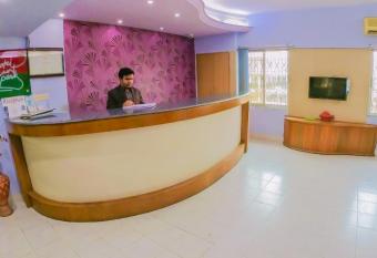 HOTEL REGENT PARK has Smoking rooms