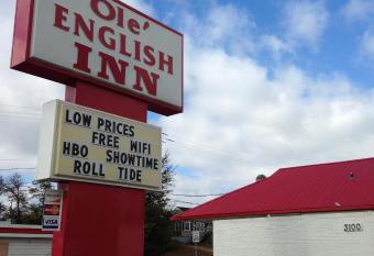 Ole English Inn has Smoking rooms