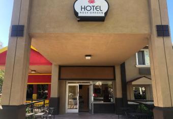 Hotel Rose Garden has Smoking rooms