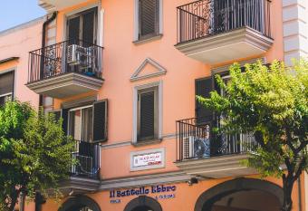 Palazzo dei Lari allows 18 year olds to book a room