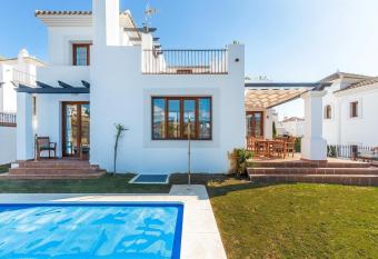 Amazing view to golf courses 14 pax has Smoking/Balcony rooms