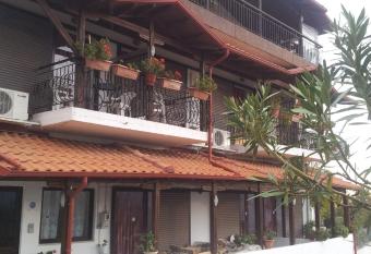 Vassilis Guesthouse has Balcony rooms