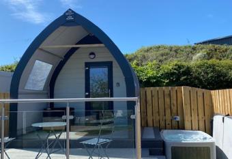 The Midi Pod has Balcony rooms