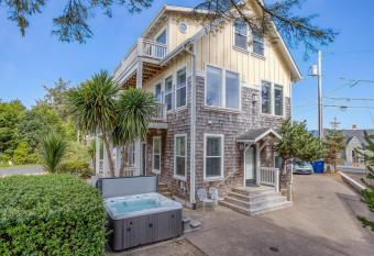 Ebb Tide has Balcony rooms