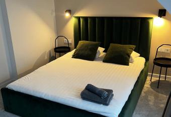 Paj  rio Gintaro namai allows 18 year olds to book a room