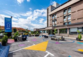 Micampus Oviedo La Gruta allows 18 year olds to book a room