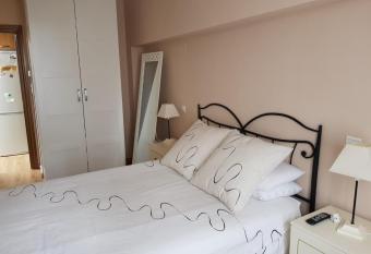 Pueyo de Jaca allows 18 year olds to book a room