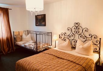 Hotel Mariahilf M  nchen has Balcony rooms