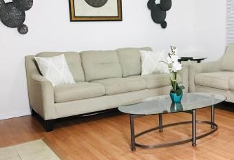 Lenore's Paradise 2 Bedrooms has Balcony rooms