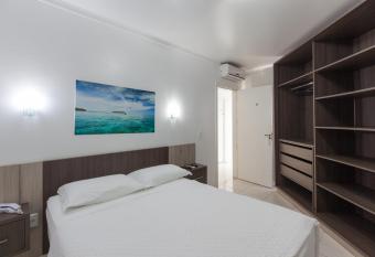 Pousada O  sis de Mariscal has rooms with a private hot tub