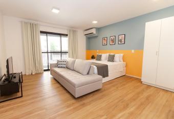 360 Su  tes Aurora Rep  blica allows 18 year olds to book a room