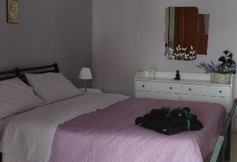 Casetta Confortevole indipendente has Balcony rooms