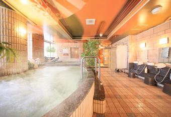 Ueno Station Hostel Oriental 1 Male Only allows 18 year olds to book a room