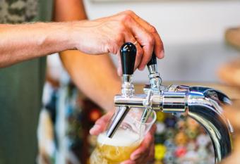 Three Little Pigs Hostel - Your Berlin Castle allows 18 year olds to book a room