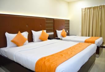 Thiviyam Airport Hotel has Balcony rooms