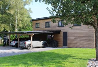 L   curie g  te duplex wellness has rooms with a private hot tub