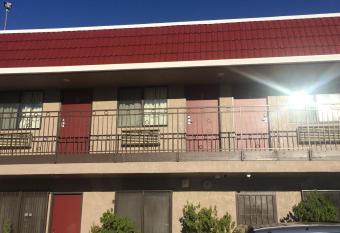 Crown Lodge Motel Oakland has Smoking rooms