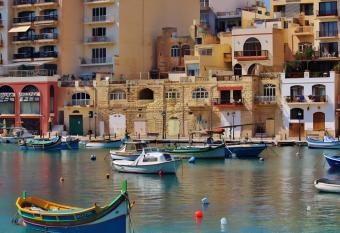 Bookarest Hostel Malta has Balcony rooms