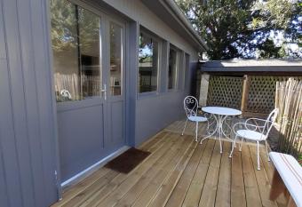 La Maison des Vendangeurs G  te 2    4 personnes allows 18 year olds to book a room