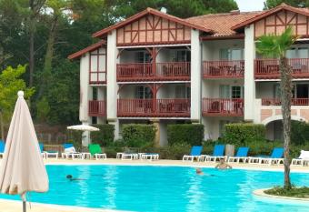 Appart-dans R  sidence de vacances au coeur du Golf-Le domaine de Gascogne has Balcony rooms