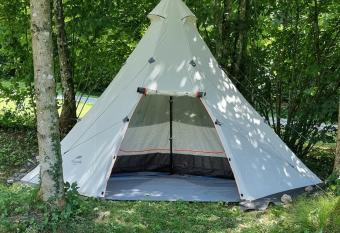 Tent MAYA allows 18 year olds to book a room