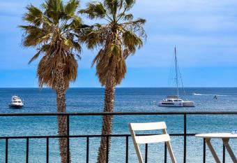 Le Relais d Agay has Balcony rooms