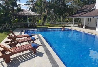 Tara Garden Sri Lanka - luxury colonial villa allows 18 year olds to book a room