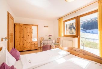 Lettnerhof Bnb Wohnung 2 has Balcony rooms