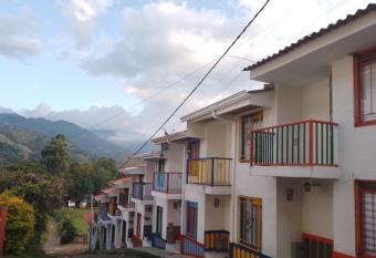 Coffee Flores Frailejon has Balcony rooms