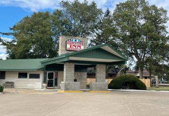 Executive Inn allows 18 year olds to book a room