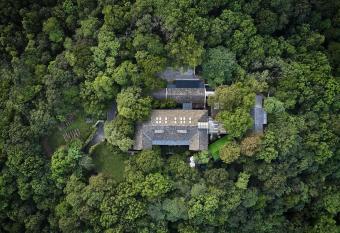 Hangzhou Sisan 1934 Hotel has Balcony rooms