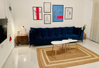 HaOfek 10 - A spacious unit near a magical lake allows 18 year olds to book a room