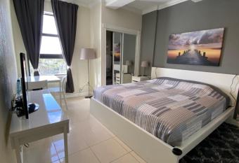 5. Beach and Boardwalk Condo in Hollywood allows 18 year olds to book a room