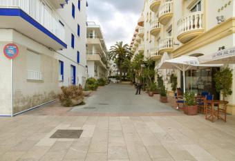 APARTAMENTO CON OFICINA Y VISTAS AL MAR has Balcony rooms