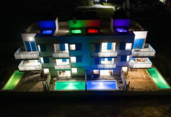 Villa Miri II has Balcony rooms