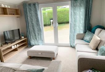 Exotic 3-Bed Caravan at Newquay Holiday Park allows 18 year olds to book a room