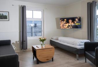 Lillehammer Camping - Sentrums leilighet allows 18 year olds to book a room