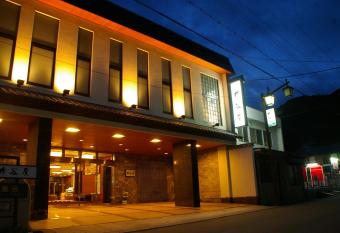 Itaniya allows 18 year olds to book a room