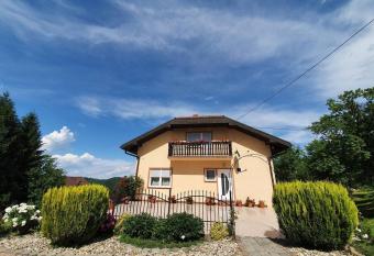 Apartman Robert *** has Balcony rooms